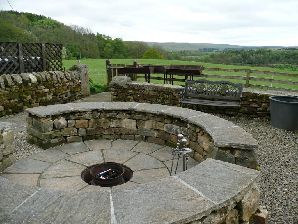 Hollybush Inn Greenhaugh Exterior photo